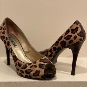 Peep Toe Leopard Print Pumps
